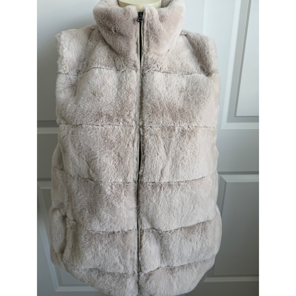 Carmen Marc Valvo Faux Fur Puffer Vest Cream Beige XL Zip Up Quiet Luxury